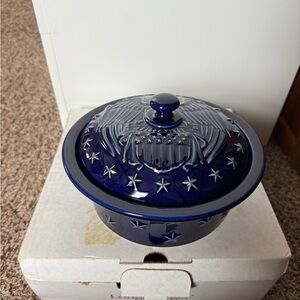 Longaberger Navy Blue American Eagle1.5Quart Round Covered Casserole Dish in box